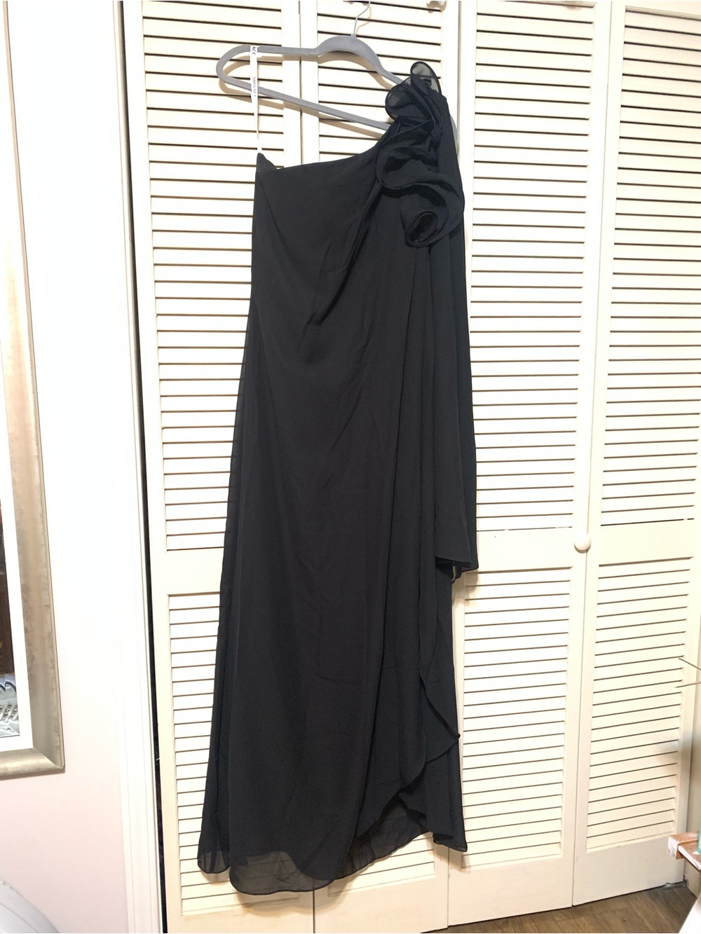NWT Size 16 Elegant One-Shoulder Black Evening Gown